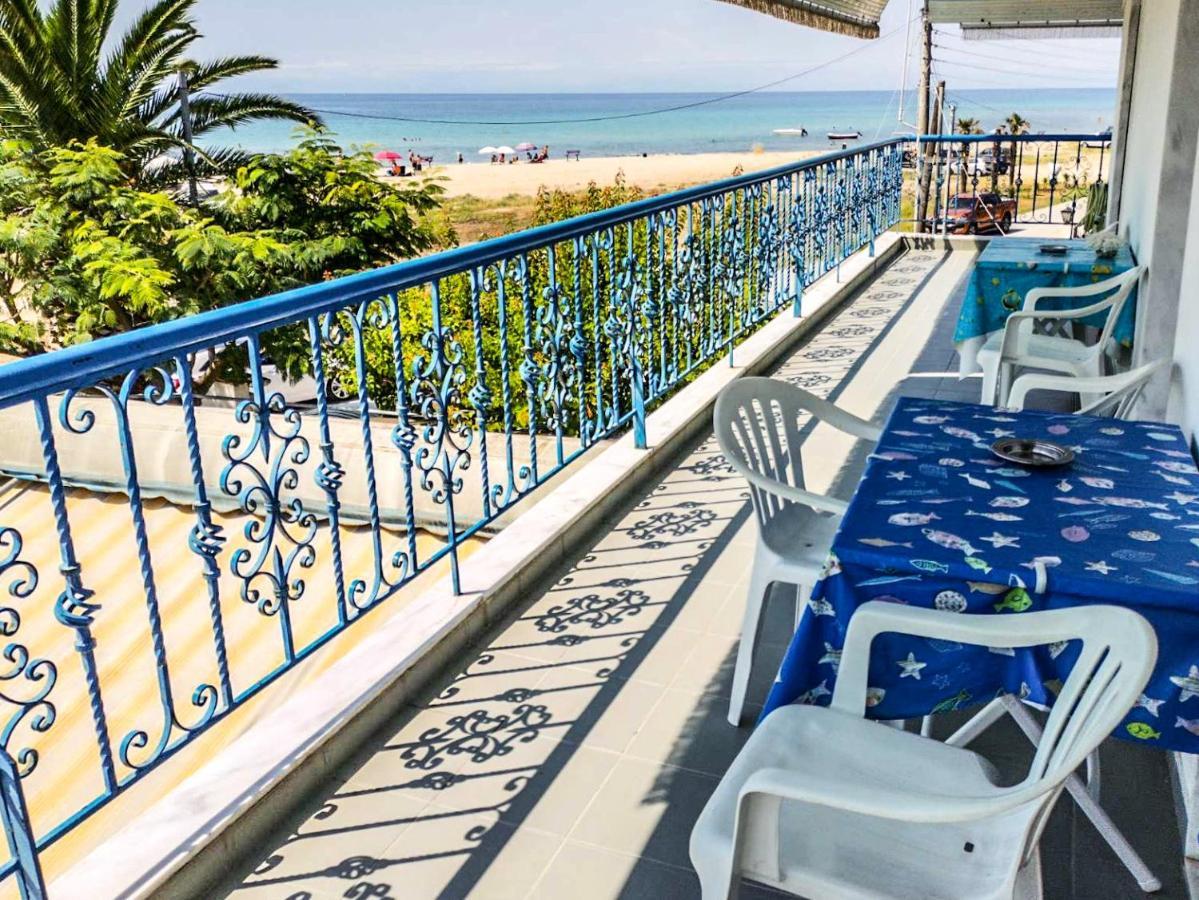Galinis' Sea Front Studios Nea Kallikrateia Exteriér fotografie