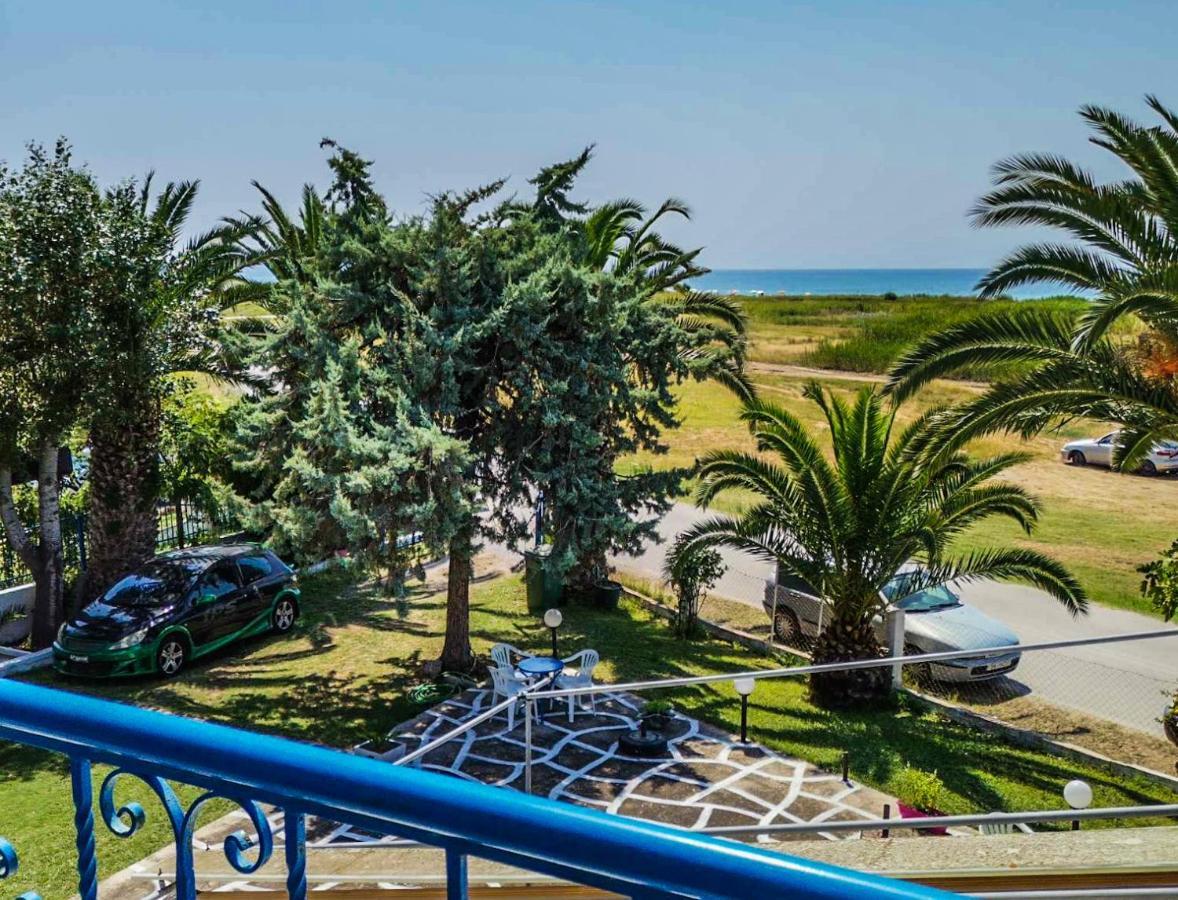 Galinis' Sea Front Studios Nea Kallikrateia Exteriér fotografie