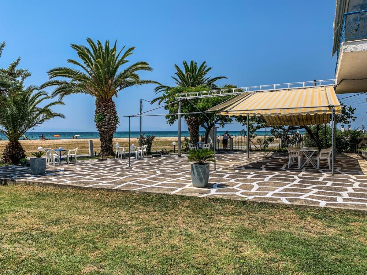 Galinis' Sea Front Studios Nea Kallikrateia Exteriér fotografie