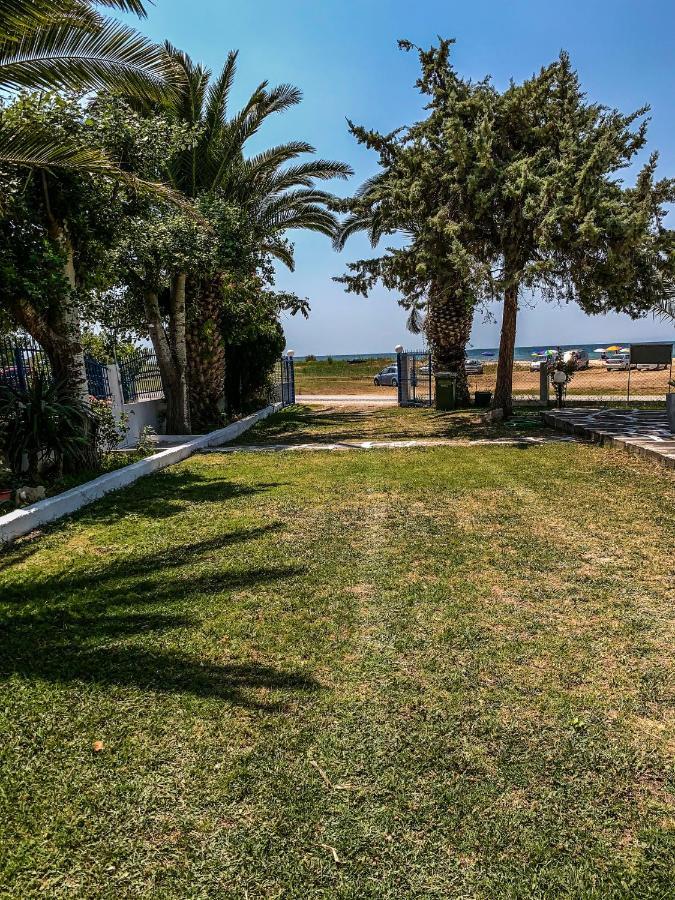 Galinis' Sea Front Studios Nea Kallikrateia Exteriér fotografie