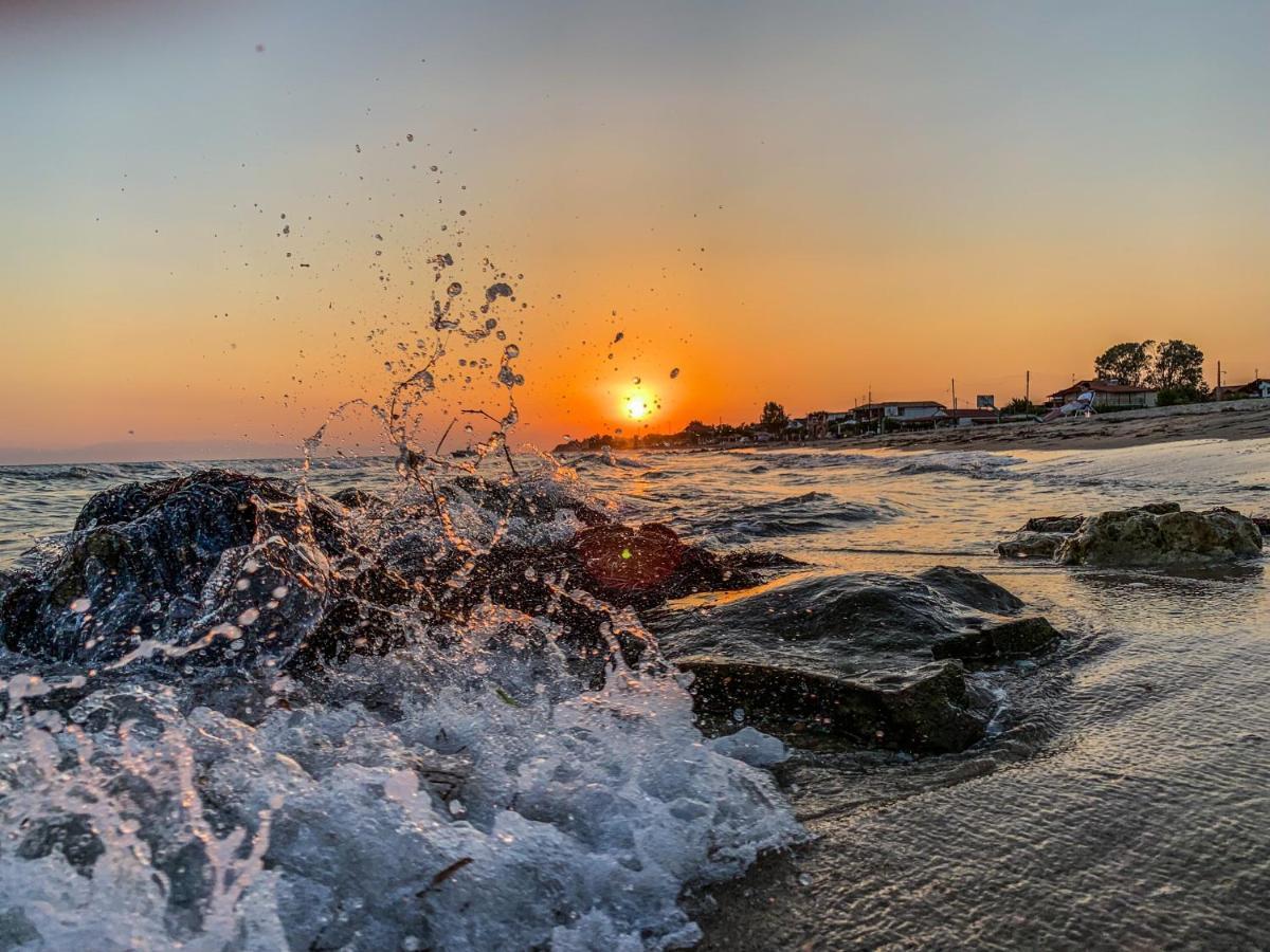 Galinis' Sea Front Studios Nea Kallikrateia Exteriér fotografie