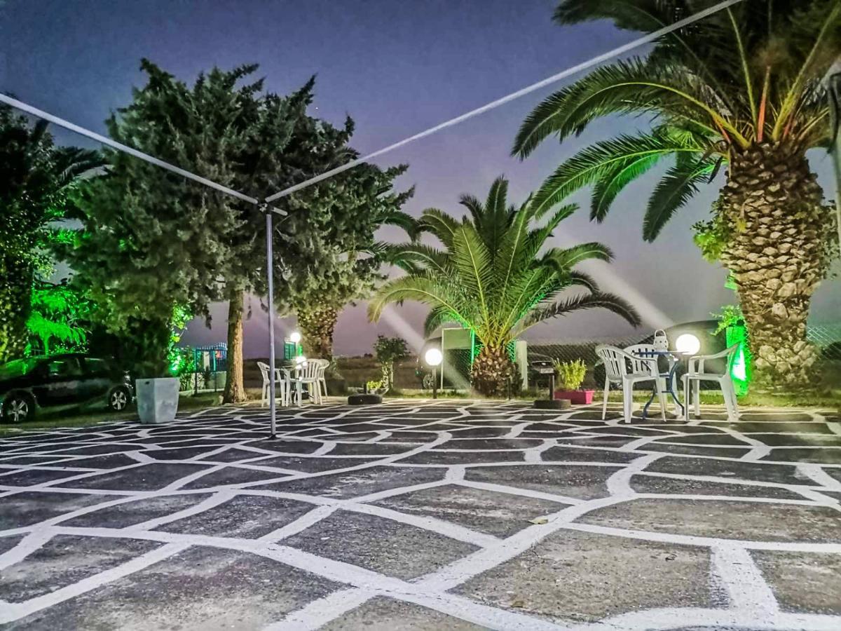 Galinis' Sea Front Studios Nea Kallikrateia Exteriér fotografie