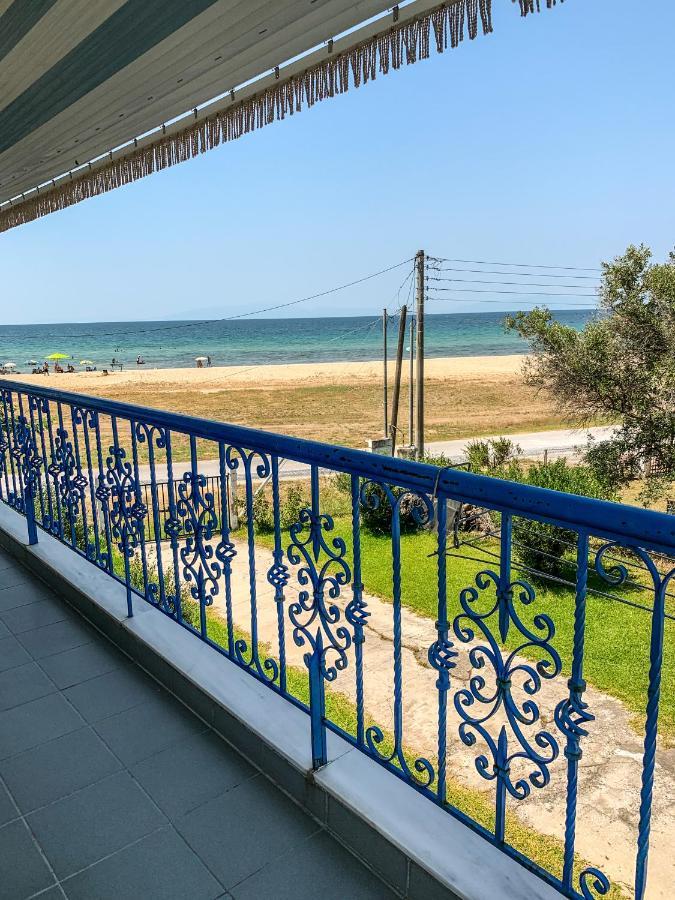 Galinis' Sea Front Studios Nea Kallikrateia Exteriér fotografie