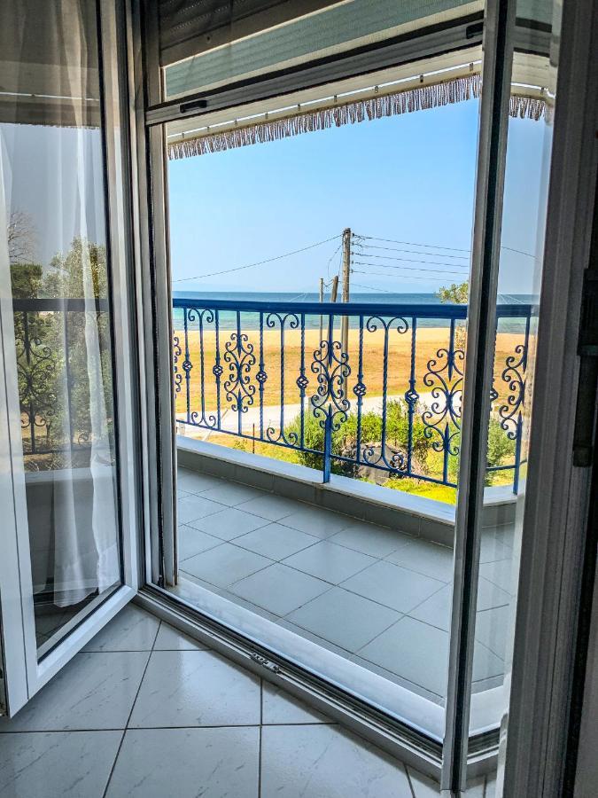 Galinis' Sea Front Studios Nea Kallikrateia Exteriér fotografie